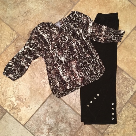 Donated…Chico’s Travelers 🧳 SZ 1 - Picture 1 of 5